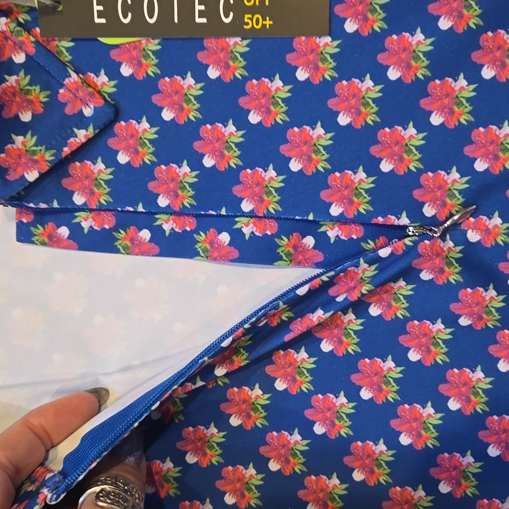 New Repreve Ecotec UPF 50+ Blue Floral Print Collared Quarter Zip Top - Picture 7 of 10